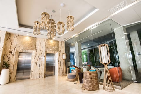 Lobby lounge