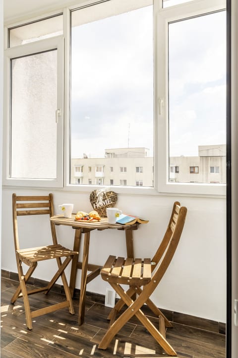 Luxury Studio Suite, 1 Double Bed with Sofa bed, City View | Terrace/patio