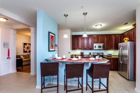 Culinary heaven of the condo in Orlando - Plenty of space to work according to your ease - Sufficient storage space - Fully equipped with accessories - High chairs available - Beautiful decoration