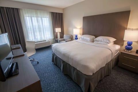 Frette Italian sheets, premium bedding, in-room safe, soundproofing