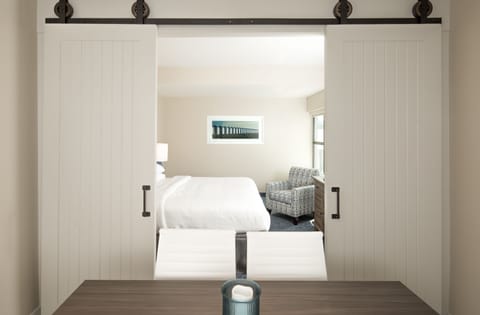Suite (Boardroom Suite) | Frette Italian sheets, premium bedding, in-room safe, soundproofing