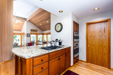 Kitchen - Main Level