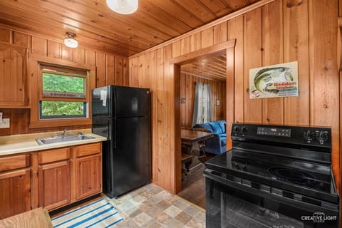 Lakefront Cabin #2 The Bluegill (627)