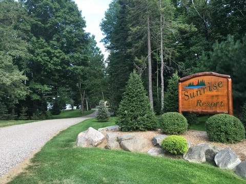 Lakefront Cabin #3 The Perch (235)