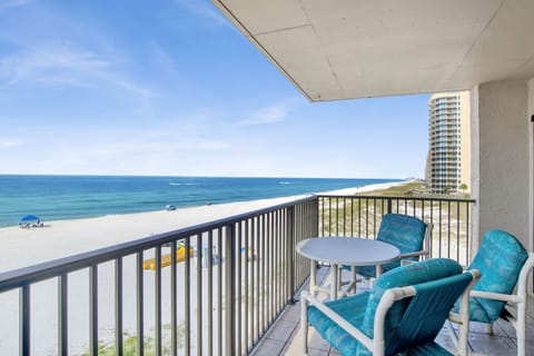 Ocean Breeze East 404 by PKRM