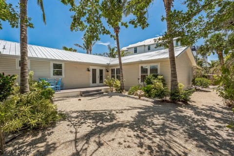 Sunset Splash by Siesta Key Luxury Rental Properties