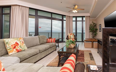 Phoenix West 1106, Orange Beach, Alabama, beach front, 3 bedroom condominium on the 11th floor