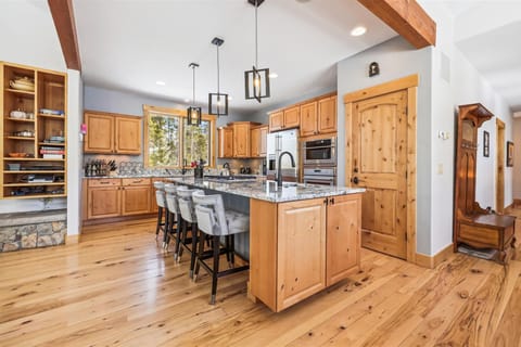 Kitchen - Lone Hand Lodge - Breckenridge Vacation Rental