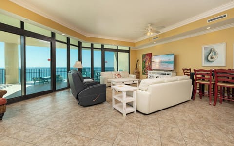 Phoenix West 709, Orange Beach, Alabama, beach front, 4 bedroom condominium on the 7th floor