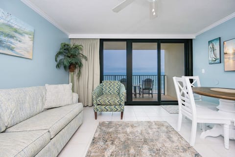 Island Winds West 676 Gulf Shores, Alabama, beach front, 1 bedroom condominium on the 6th floor