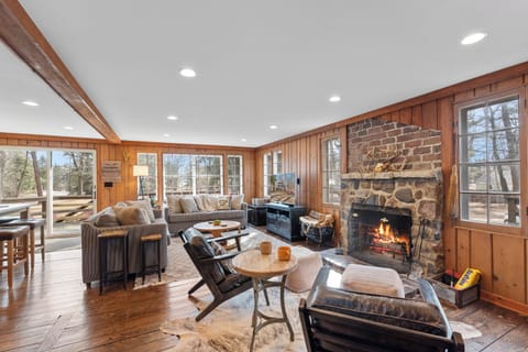 Spacious family room w/ plenty of seating for everyone to gather & relax.
