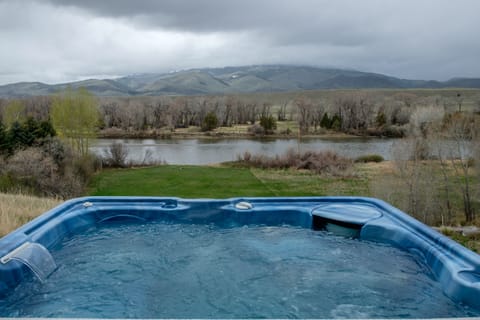 Amazing view while you soak.
