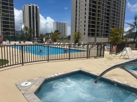 Sixth Floor Recreation Deck Jacuzzi's & Heated Pool