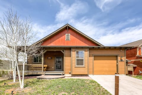 Attached 1 car garage and driveway parking for 2nd vehicle