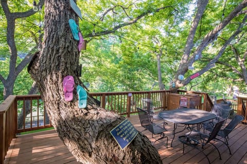 Texas. River. House. = Bohemian Hill