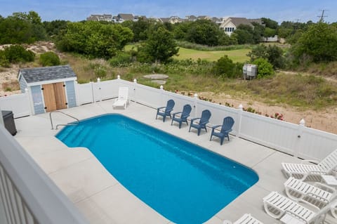 CC210: Banks for the Memories | Pool Area