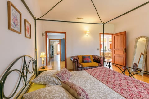 Family Suite, 2 Bedrooms | Premium bedding, individually decorated, individually furnished