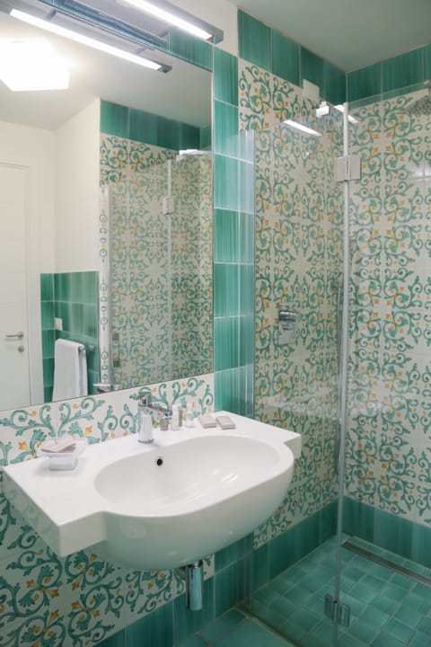 Family Quadruple Room, Terrace, Partial Sea View | Bathroom shower