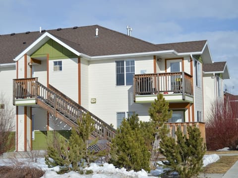 Longbow Condominium Building