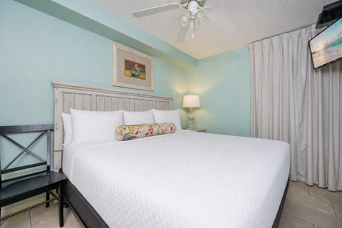 Phoenix All Suites Hotel 706, Gulf Shores, Alabama, beach front, 1 fully equipped hotel suite on the 7th floor
