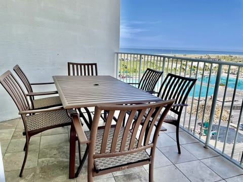 Huge balcony with gulf views and bay views...the best of both worlds!