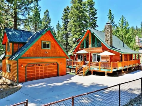 This amazing property is guaranteed to make your stay in Big Bear quality! It includes four bedrooms, a beautiful kitchen, a spacious living room, three bathrooms, and more.