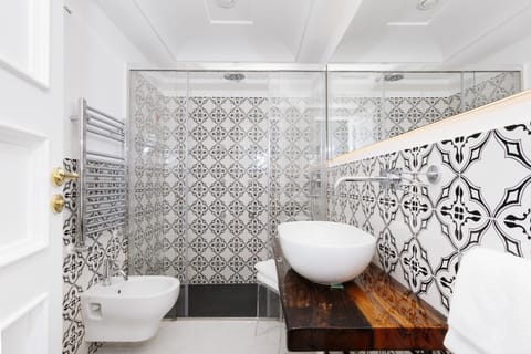 Romantic Room, Sea View (Garden) | Bathroom | Shower, hydromassage showerhead, free toiletries, hair dryer