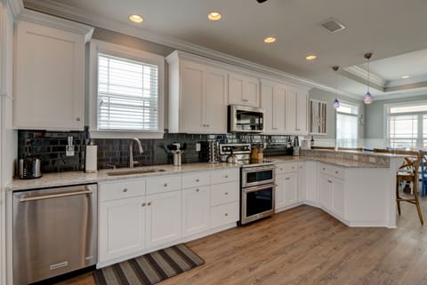 Fully stocked gourmet Kitchen with KitchenAid appliances