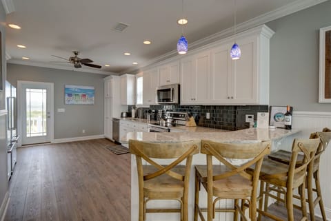 Fully stocked gourmet Kitchen with KitchenAid appliances