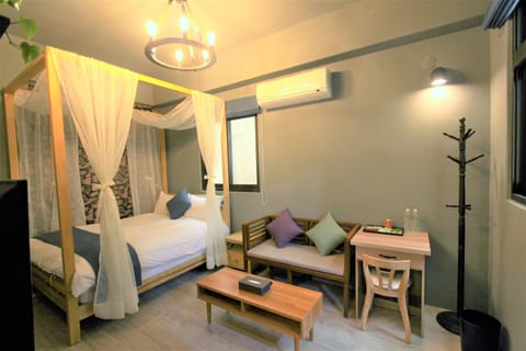 Deluxe Double Room | Desk, blackout drapes, soundproofing, free WiFi