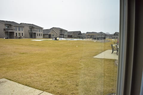 BACKYARD COMMUNITY POOL, STEPS AWAY FROM PATIO