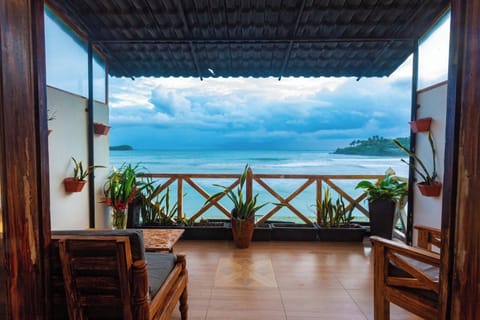 Deluxe Double Room, 1 King Bed, Ocean View | Balcony