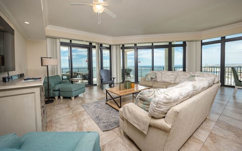 The Oasis 1801 Orange Beach, Alabama, beach front, 4 bedroom condominium on the 18th floor