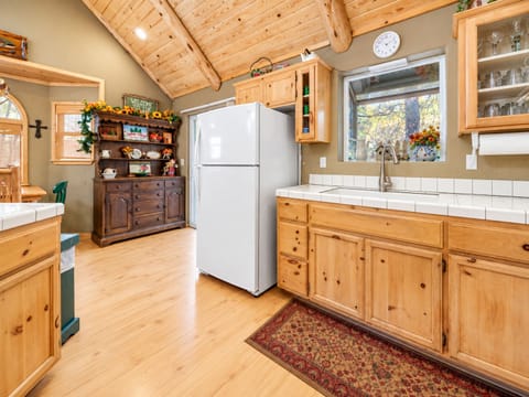 Standard House, Non Smoking, Kitchen | Private kitchen | Coffee/tea maker, full-size fridge, microwave, oven