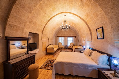 Superior Room | In-room safe, desk, iron/ironing board, free WiFi