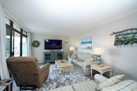 SEA TERRACE 106-LIVING-AREA