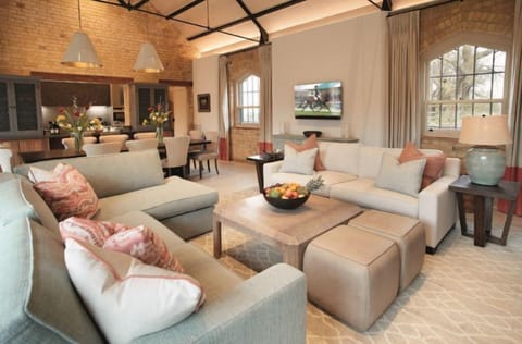 Cecil Wing: Open-plan kitchen/dining/sitting room