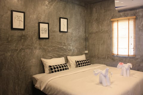 Standard Double Room with Garden View | Minibar, desk, free WiFi