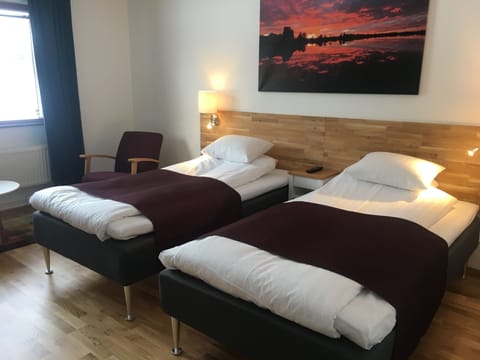 Standard Double Room | Desk, blackout drapes, iron/ironing board, free WiFi