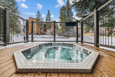 Hot Tub - Double Eagle B12 - Breckenridge Vacation Rental