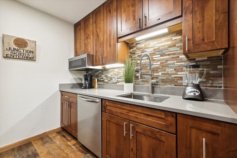 Kitchen - Double Eagle B12 - Breckenridge Vacation Rental