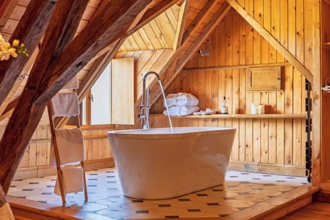 Superior Double Room, Private Bathroom, Park View (la suite LYS) | Bathroom | Free toiletries, hair dryer, towels