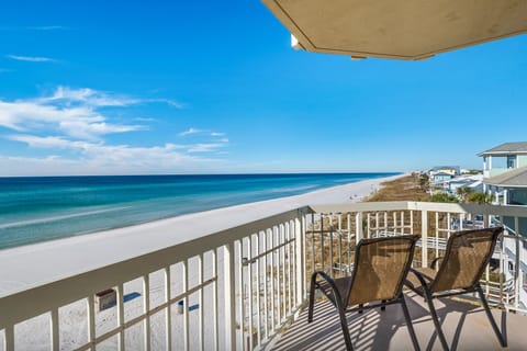 Wrap around balcony views!