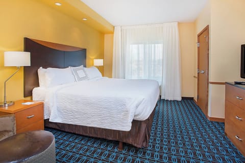 Room, 1 King Bed | In-room safe, desk, blackout drapes, iron/ironing board