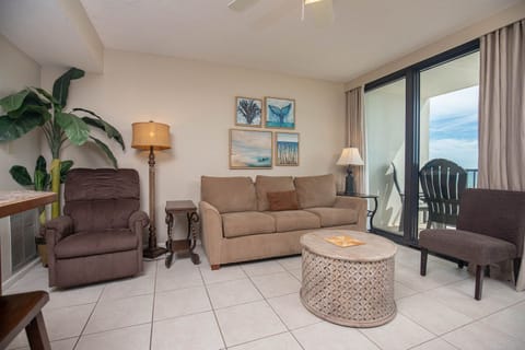 Island Winds West 276 Gulf Shores, Alabama, beach front, 1 bedroom condominium
