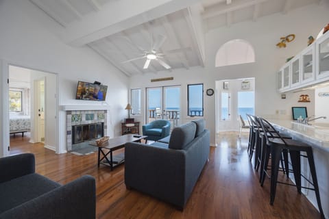 H180 - Living Room