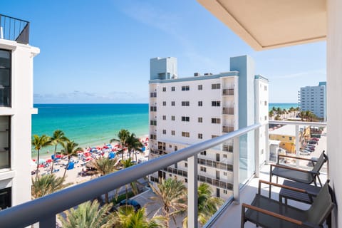 Deluxe Ocean View Suite King with Loft | Beach/ocean view