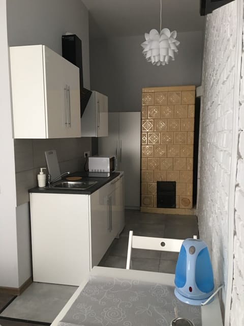 Studio Suite, Kitchenette (dla 2 osób) | Iron/ironing board, free WiFi, bed sheets