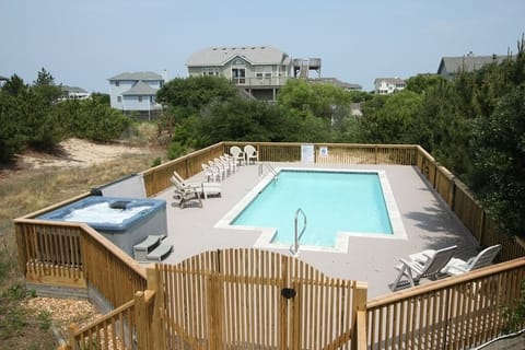 WH501: Follow The Sun | Pool Area
