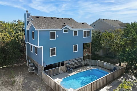 OSI05: Starfish Sands | Back Exterior